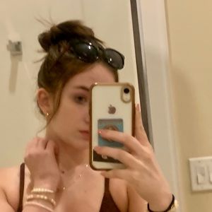 Meet your Posher, Catherine